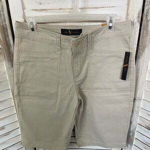 New with tags Gloria Vanderbilt shorts